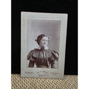 Antique Cabinet Card Woman‎ 1890sDunlap GEO B Hawkins Montpelier Ohio Photograph
